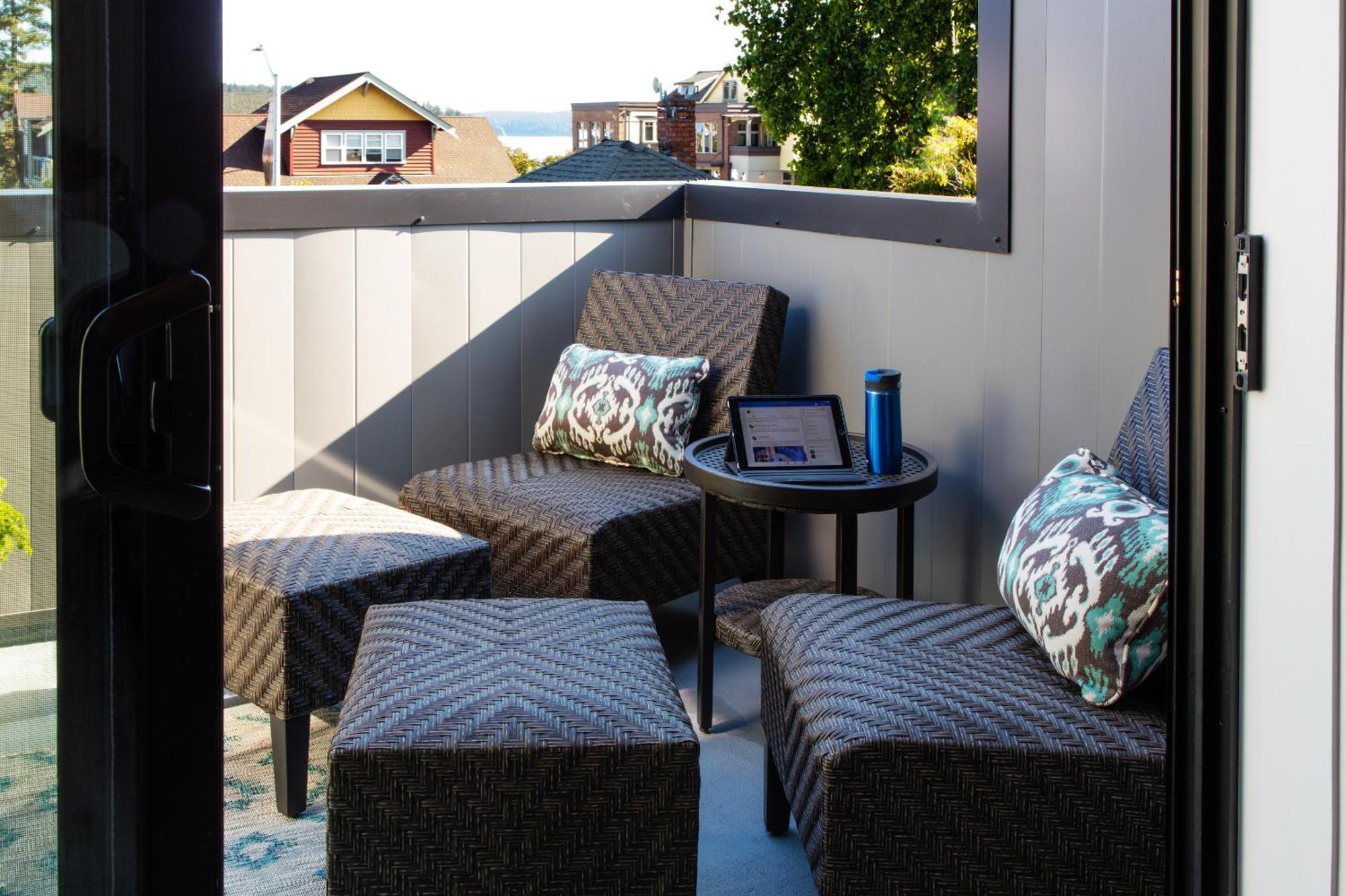 The Web Suites Friday Harbor Exterior photo